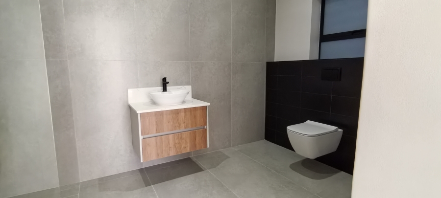 5 Bedroom Property for Sale in Outeniquasbosch Western Cape